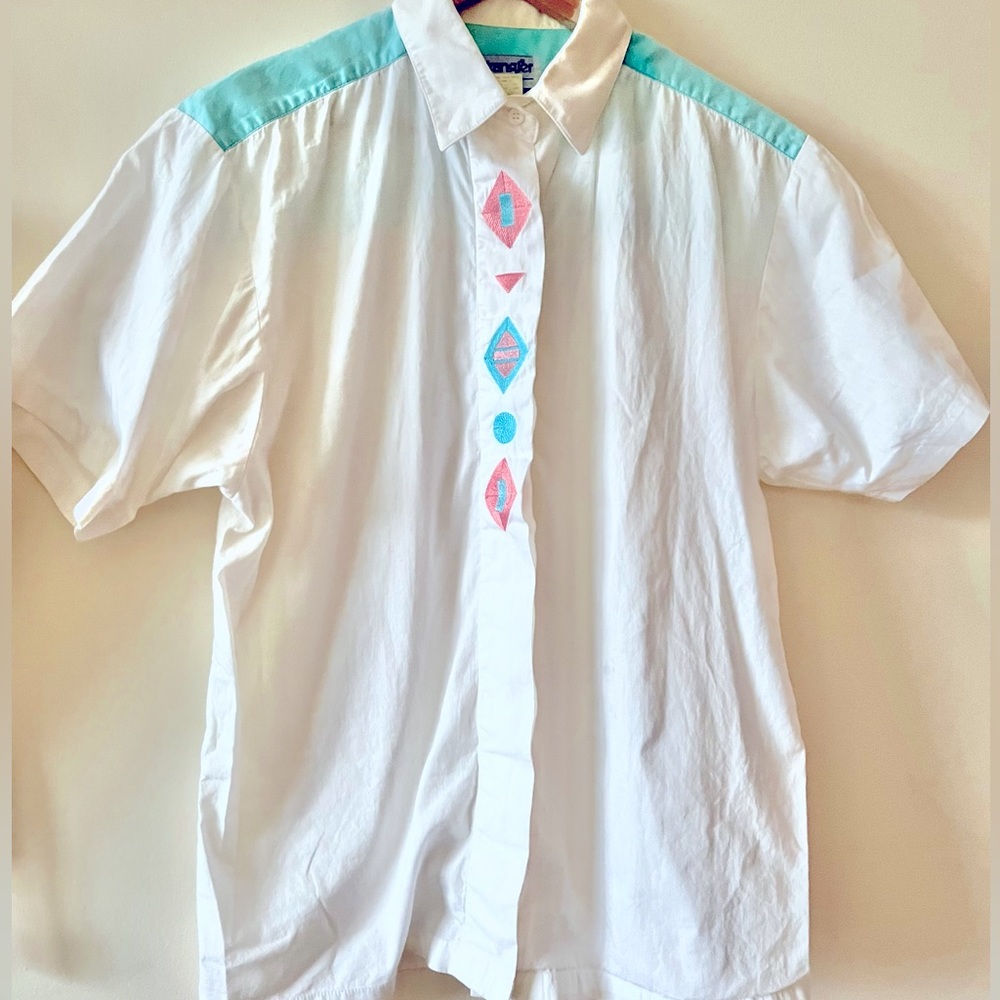 Wrangler Vintage Womenswear’s Button up with Embroidered Details